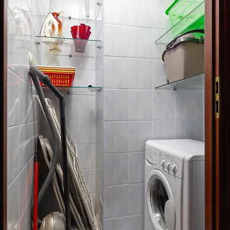 Bright Near Ice With Air Conditioning And Parking By Renters