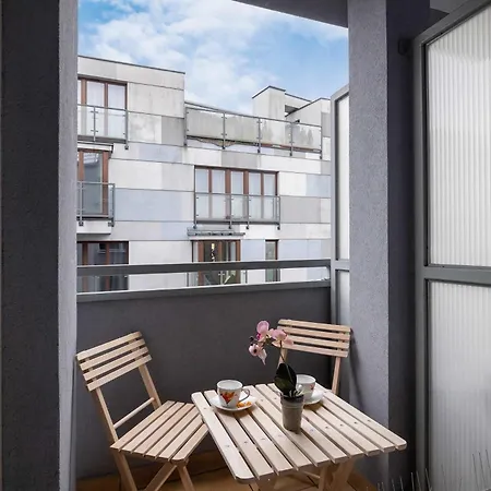 Apartment Bright Near Ice With Air Conditioning And Parking By Renters Krakow